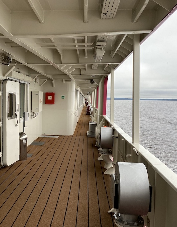 Палуба теплохода «Мустай Карим»