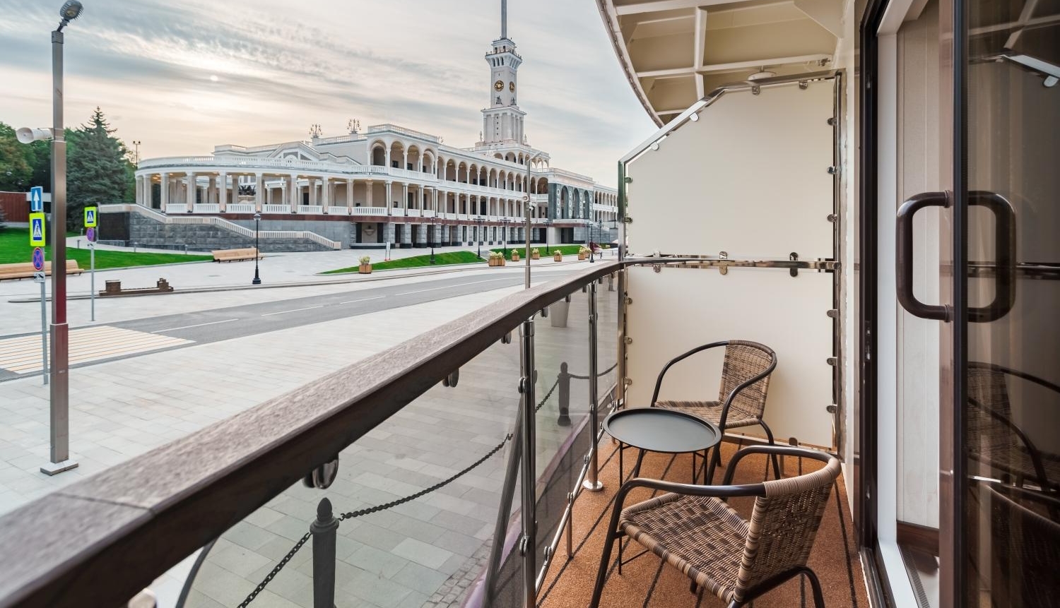 Люкс с балконом